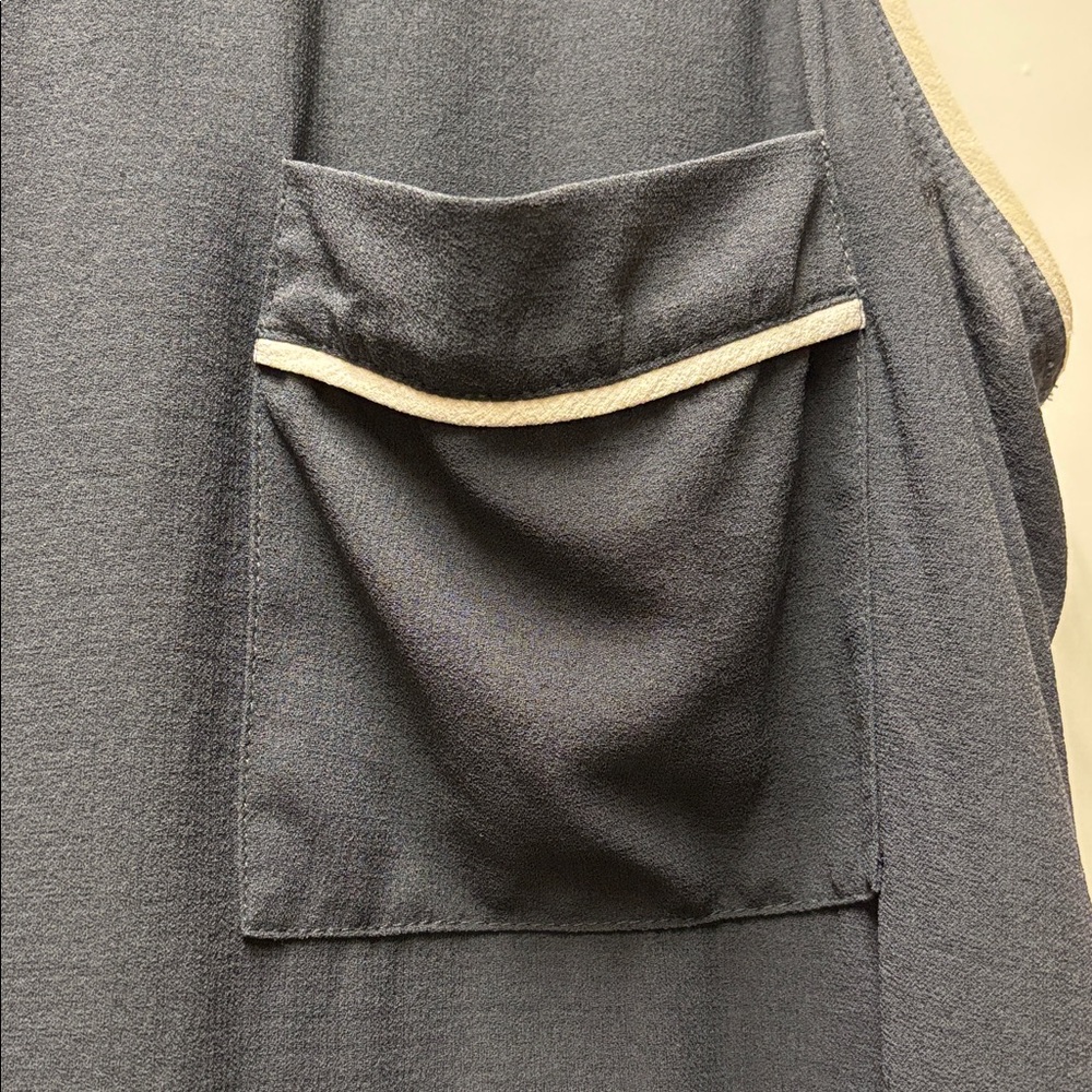 Eileen Fisher Women's Black Sleeveless Blouse with Cream Trim Size Large - Picture 4 of 5